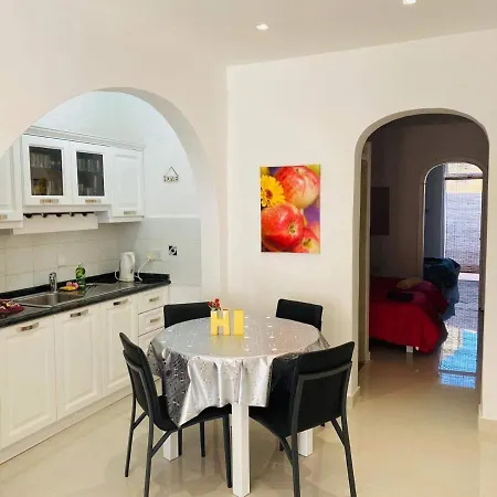 Centre Maisonette
