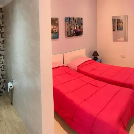 Centre Maisonette 아파트 마살폰