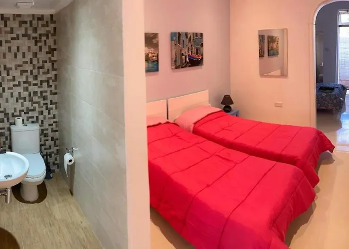 Centre Maisonette 아파트 마살폰